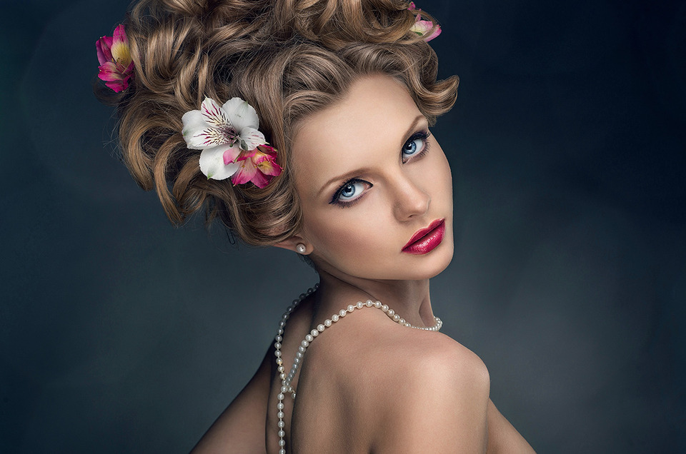 Glamourous girl | glamourous girl, make-up, hairdo with flowers