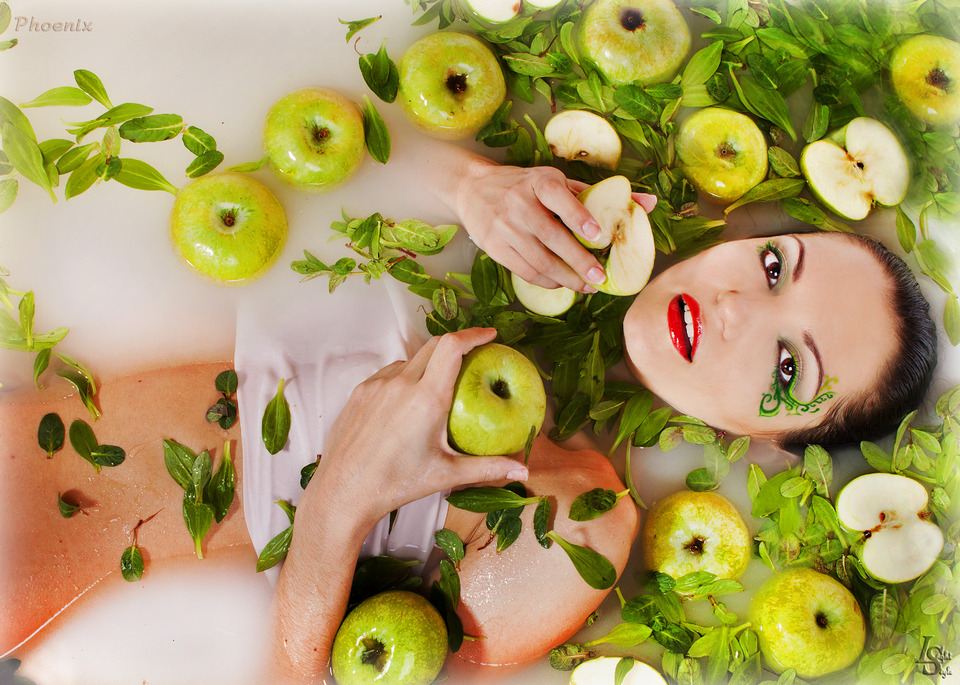 Girl in apples | apples, wet girl, naked, milky water