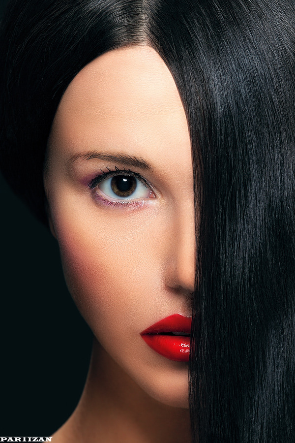 Halfaced | dark hair, big eyes, red lipstick