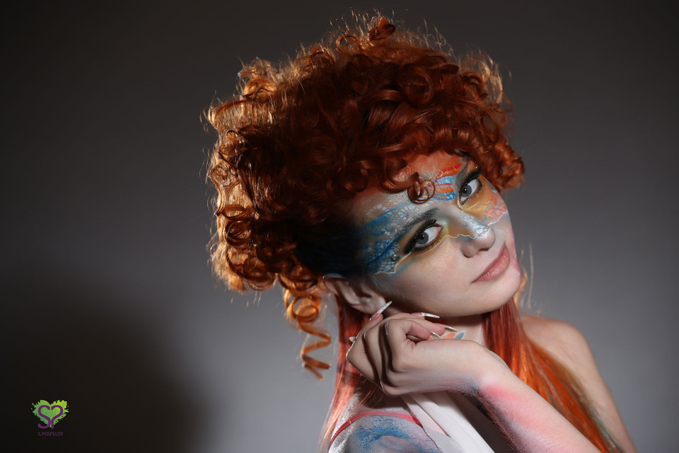 Redhead and painting | redhead, body art, cutie, glamour