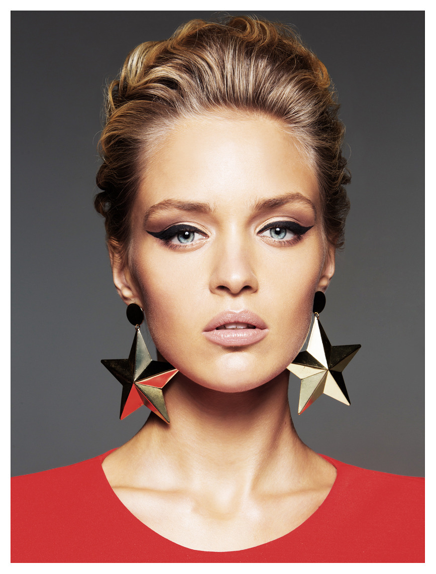 Beautiful model with a star-like earrings | star-like earring, pink lipstick, beautiful model, blue eyes, blond