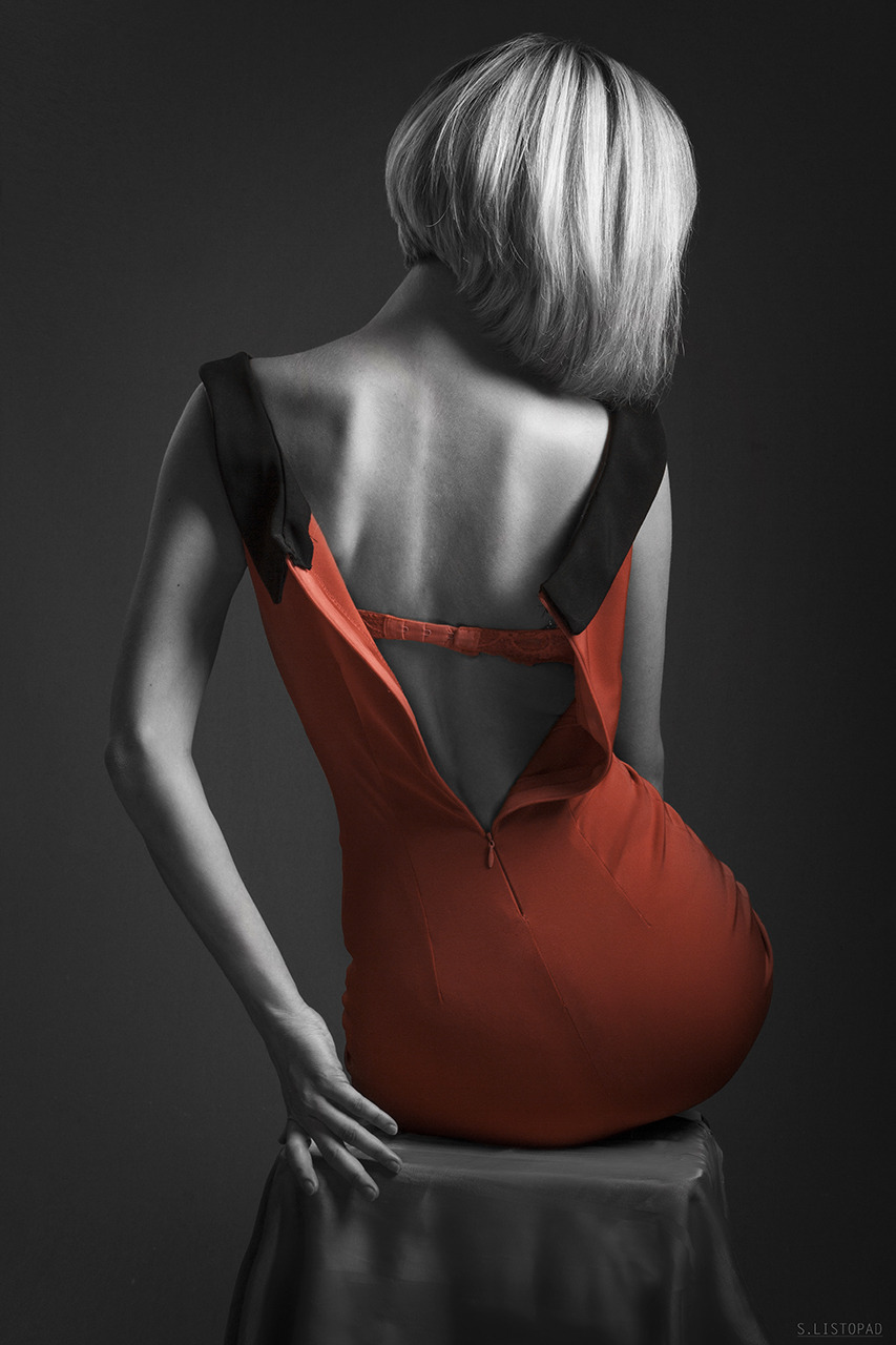Woman in red | glamour, model, woman, blonde, red dress, slim, chair, zipper, back, hair-do