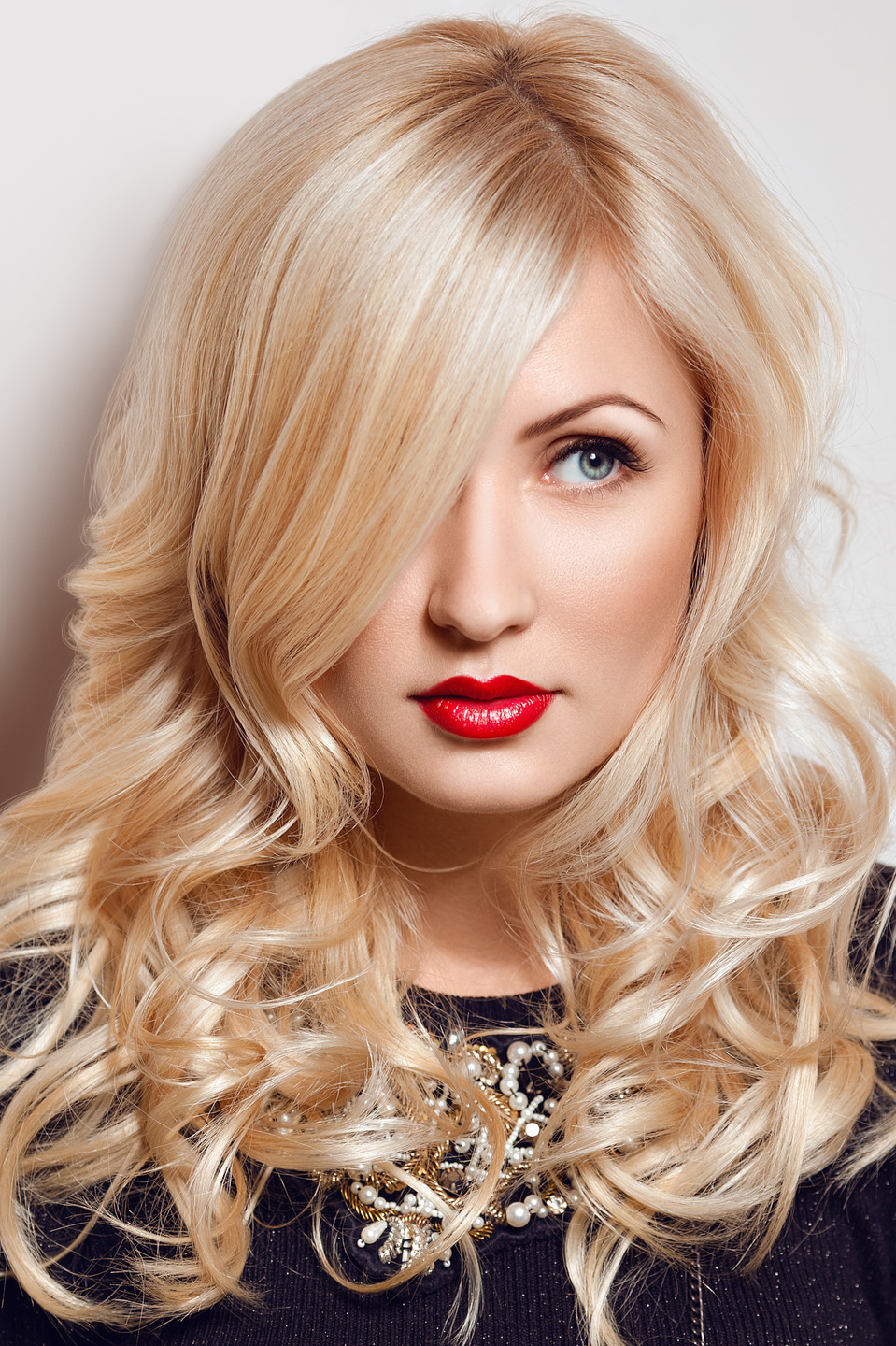 Beautiful blonde with red lips | glamour, model, woman, blonde, hair-do, red lipstick, make-up, blue eyes, beautiful, face