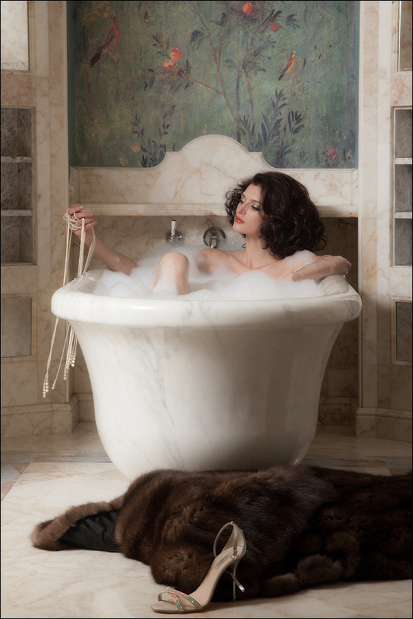 Pretty woman in the bath | model, bathroom, bath, foam, wall paper, birds, fur, shoe, brunette, woman